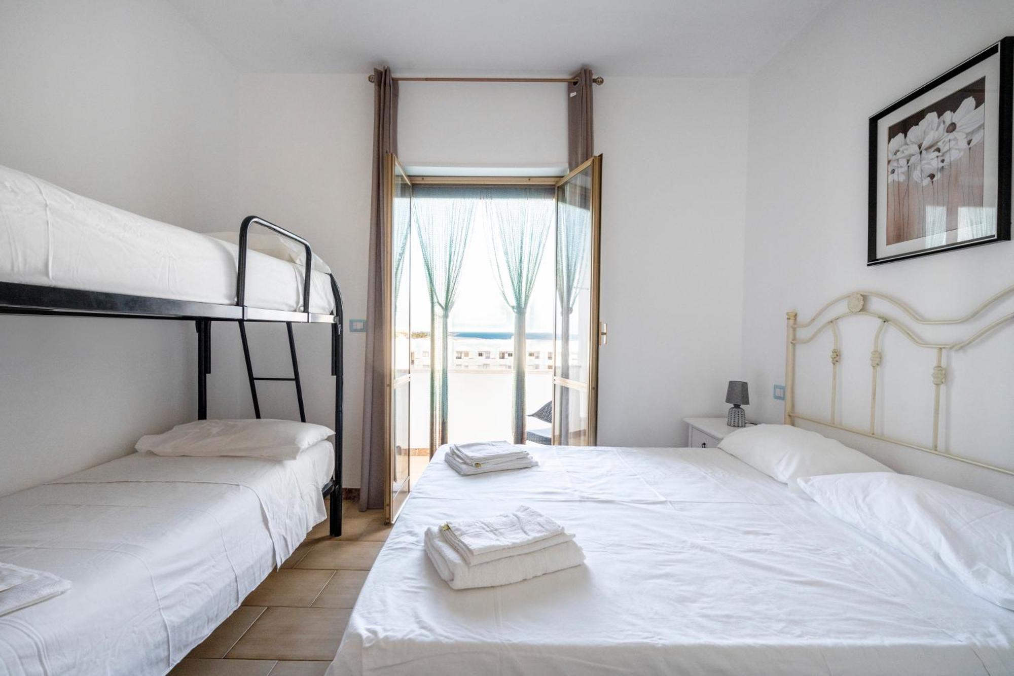 Monolocale Ilporticciolovacanze วิลลานอวา ดิ ออสตูนี ภายนอก รูปภาพ